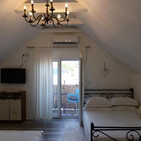Apartments Idila بيلا تسركفا المظهر الخارجي الصورة