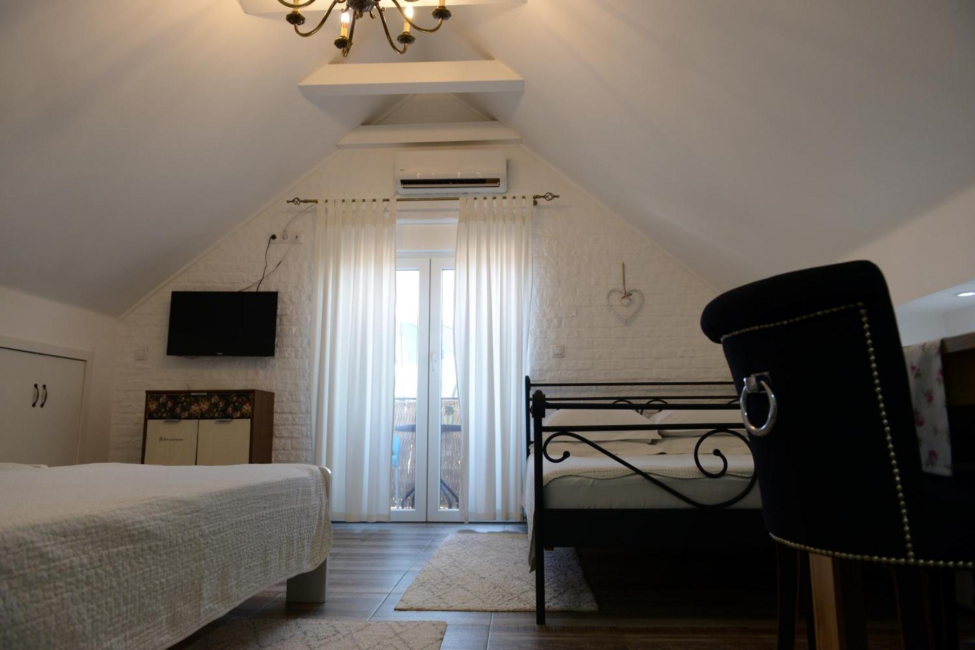 Apartments Idila بيلا تسركفا المظهر الخارجي الصورة