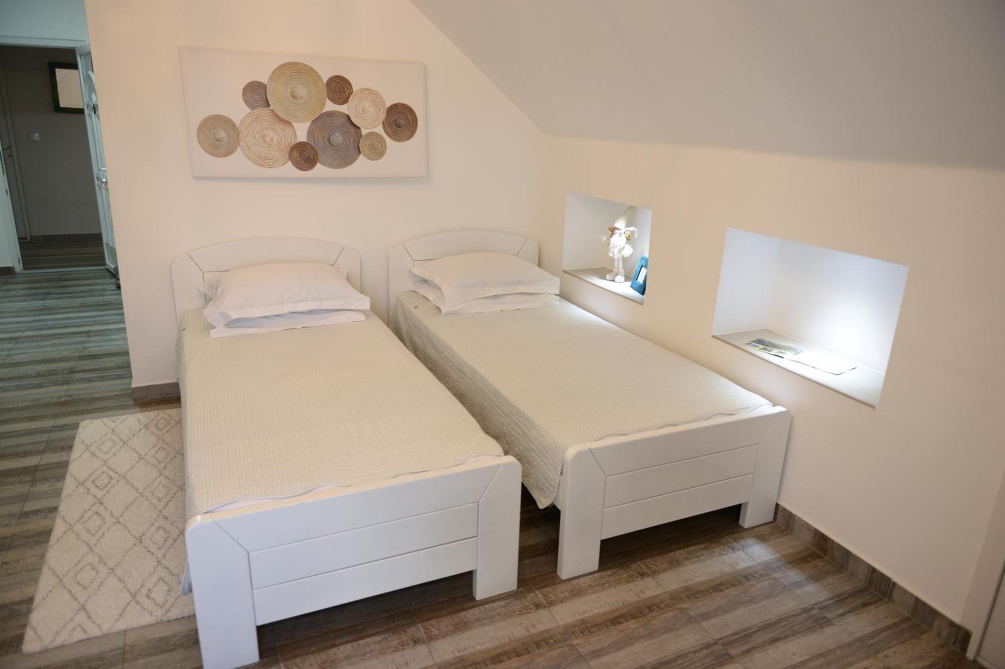 Apartments Idila بيلا تسركفا المظهر الخارجي الصورة