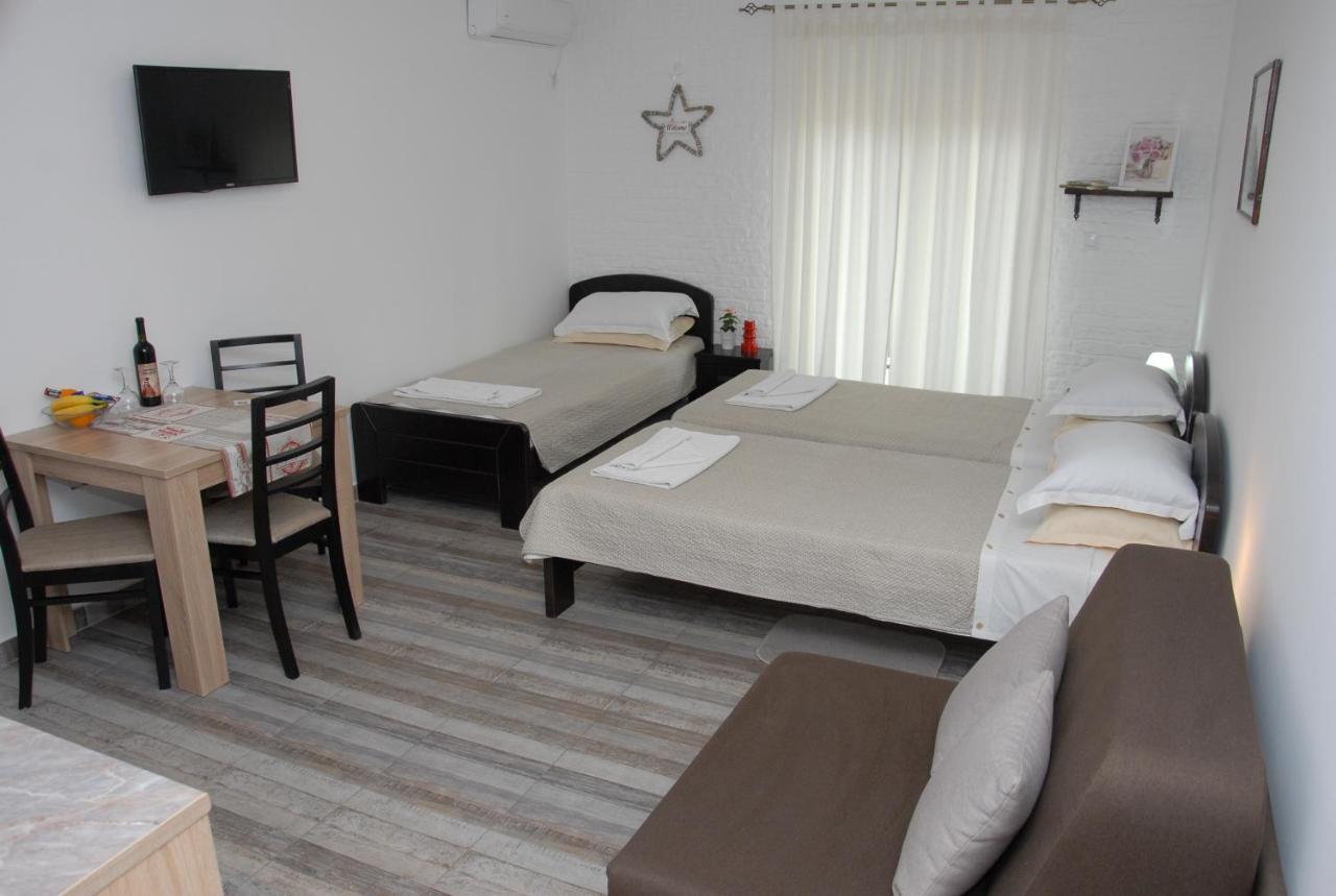 Apartments Idila بيلا تسركفا المظهر الخارجي الصورة