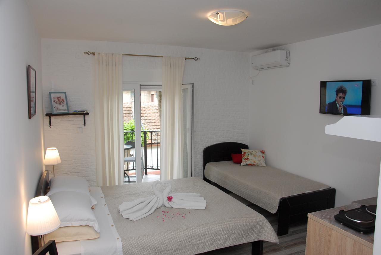 Apartments Idila بيلا تسركفا المظهر الخارجي الصورة